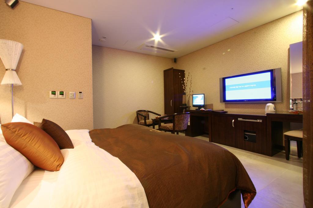 Wiz Hotel Paju Exteriör bild