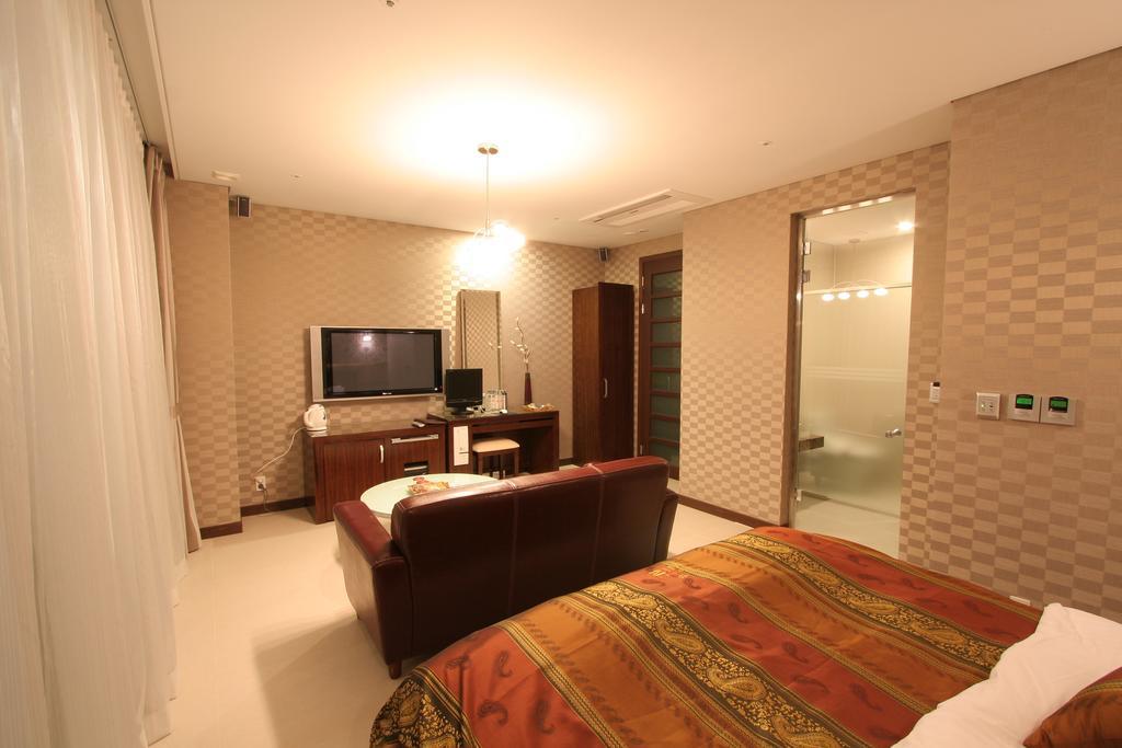 Wiz Hotel Paju Exteriör bild