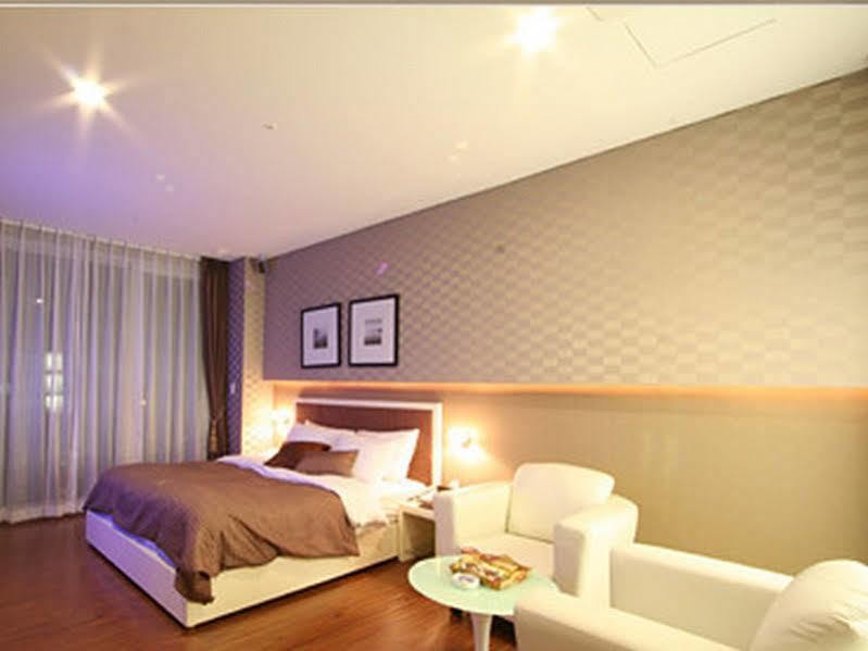 Wiz Hotel Paju Exteriör bild